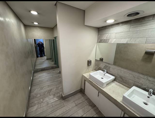 444M² SHOWROOM TO LET IN KRAMERVILLE